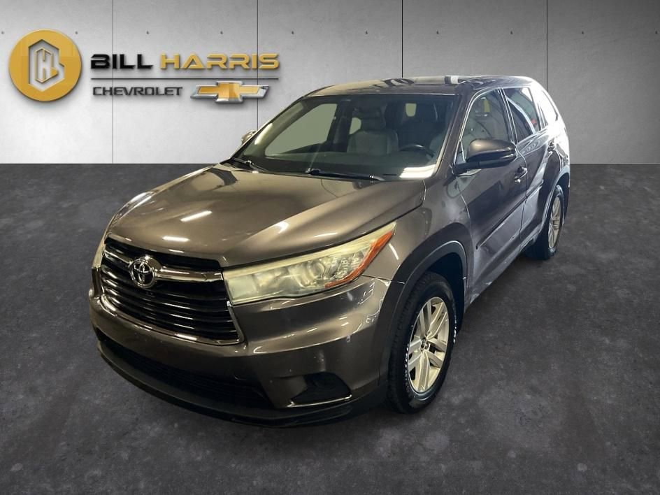 Used 2016 Toyota Highlander LE w/ Protection Package #3 AWD/4WD image 1