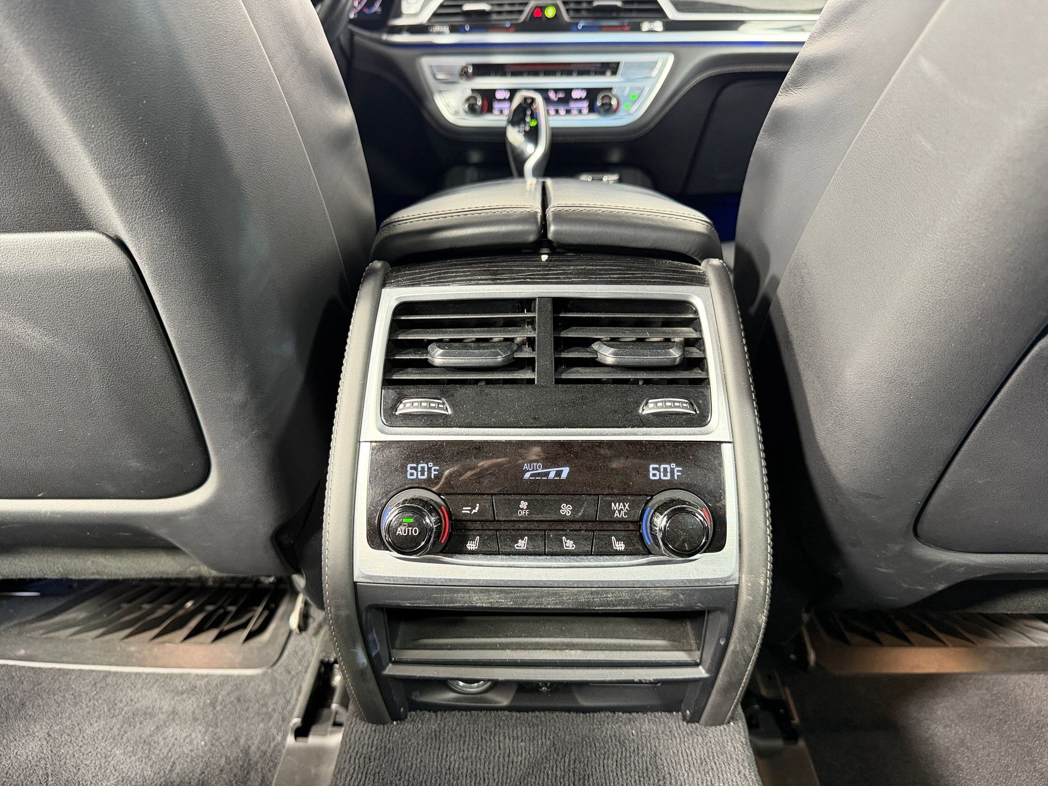 Used 2020 BMW M760i xDrive w/ Luxury Rear Seating Package image 31