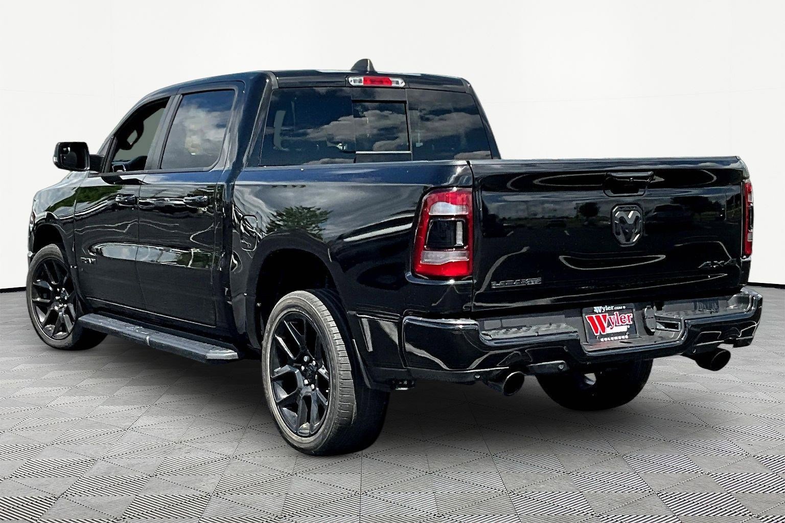 Used 2023 RAM 1500 Laramie AWD/4WD image 4