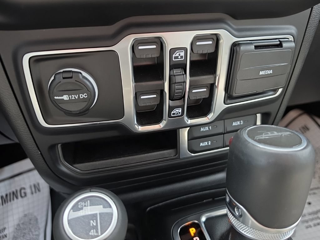 Used 2023 Jeep Gladiator Overland AWD/4WD image 39