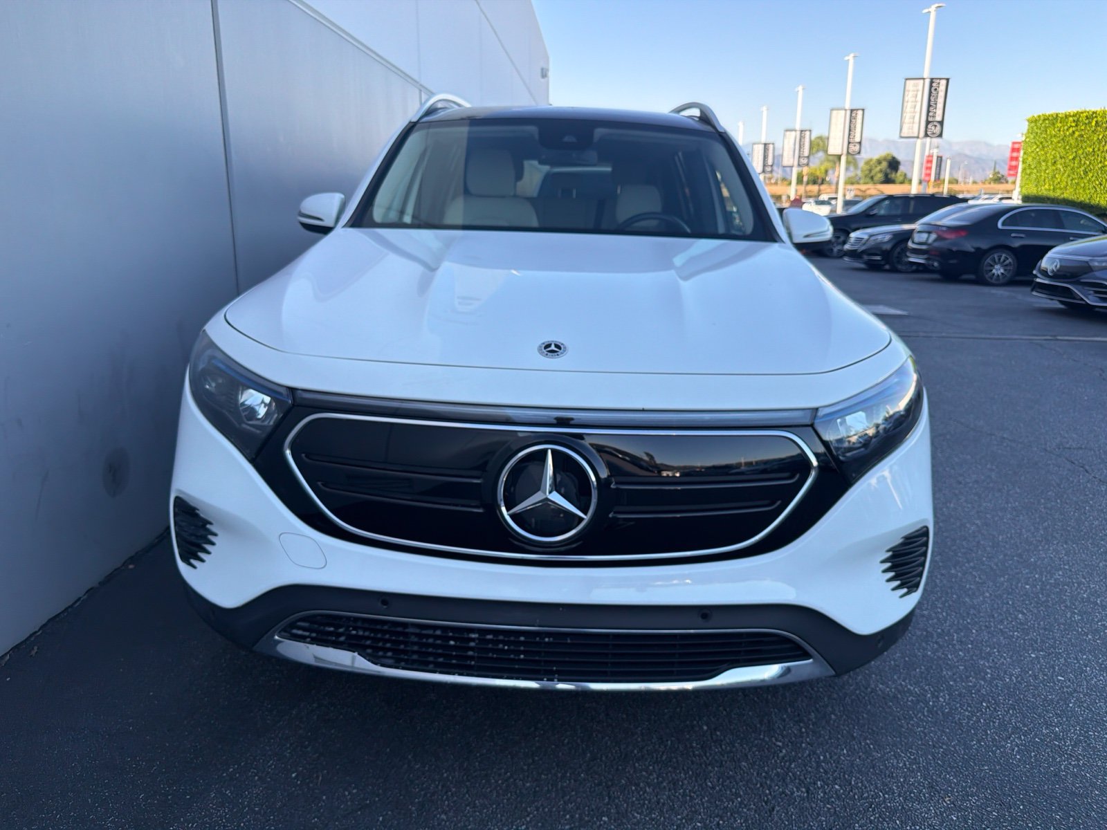 Used 2023 Mercedes-Benz EQB 300 4MATIC image 3