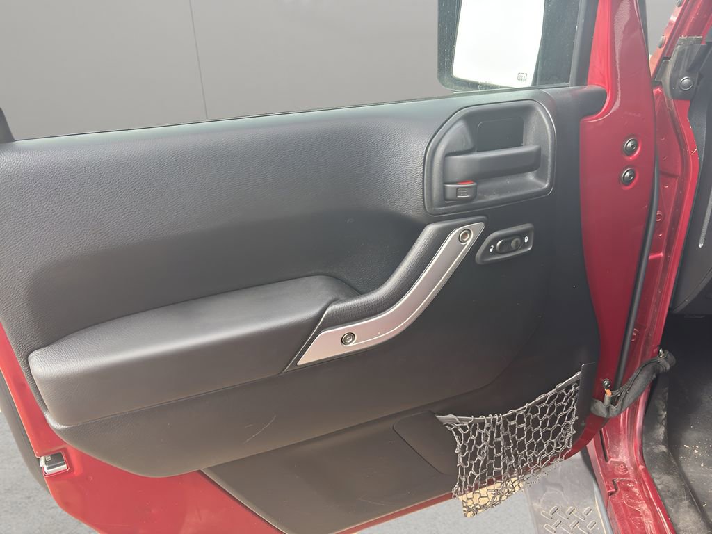 Used 2012 Jeep Wrangler Unlimited Sahara w/ Dual Top Group image 22