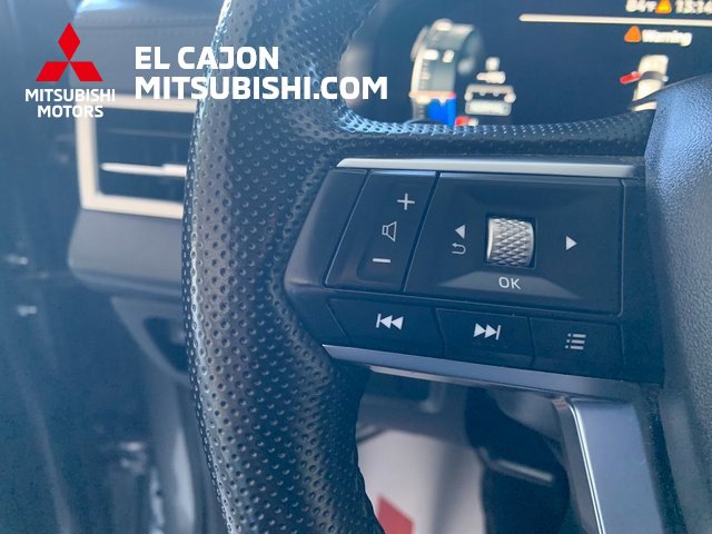 Used 2024 Mitsubishi Outlander SE image 23