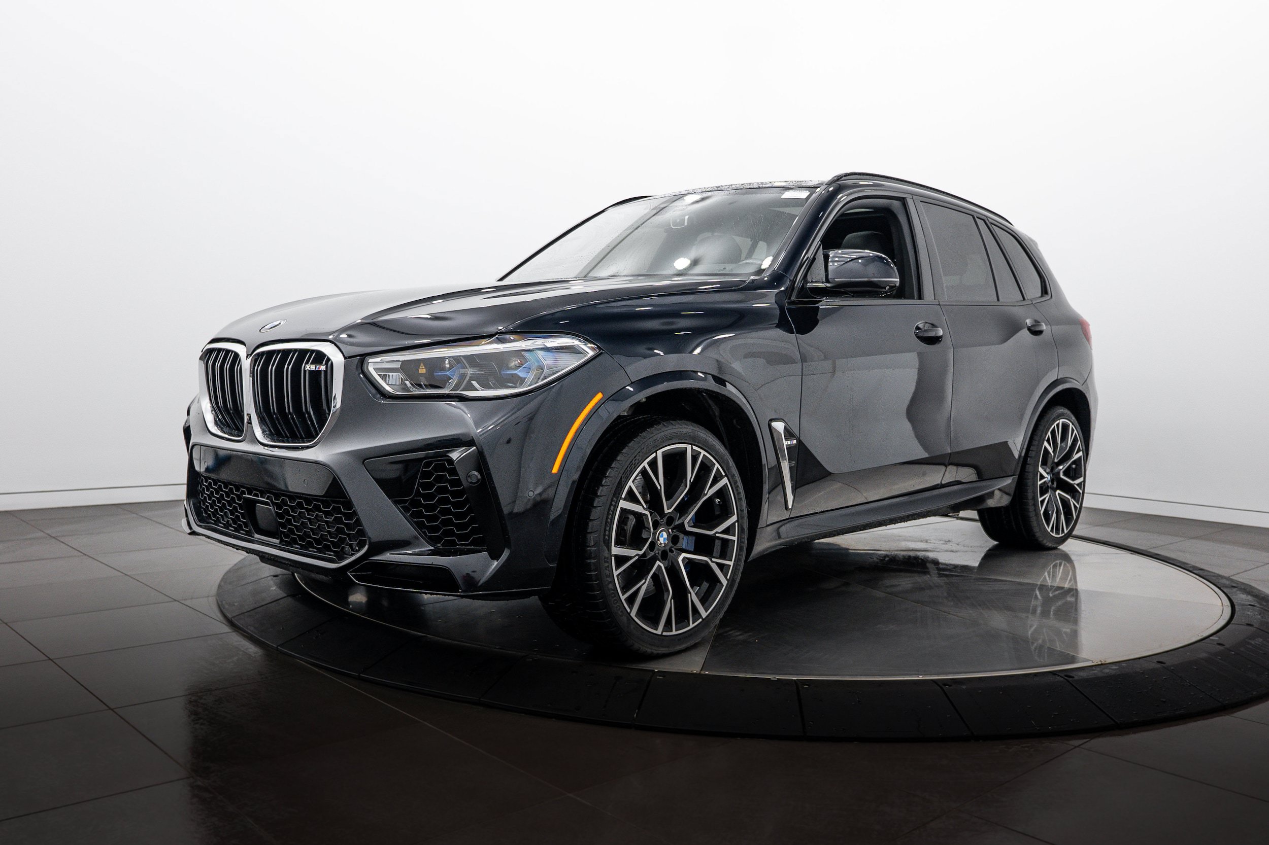 Used 2021 BMW X5 M w/ Executive Package AWD/4WD image 7