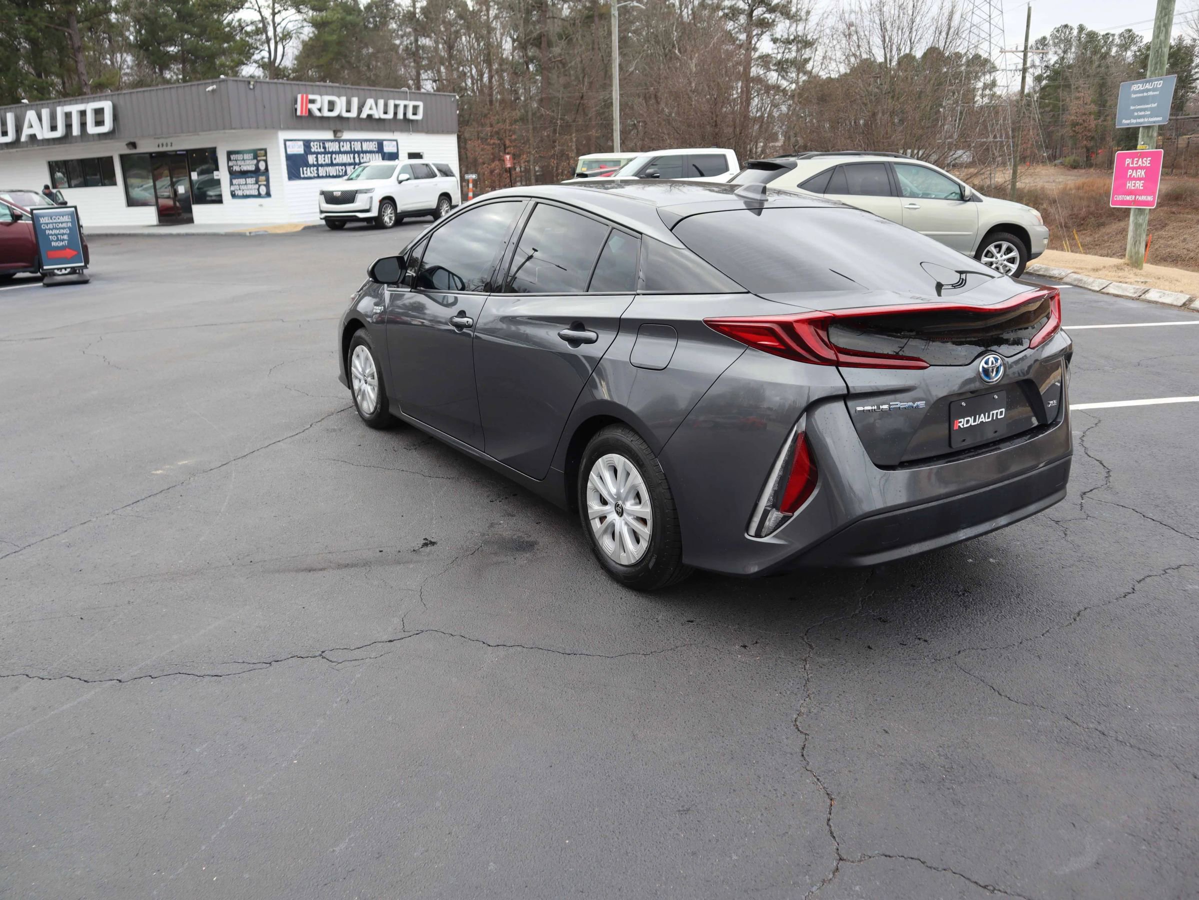 Used 2020 Toyota Prius Prime XLE image 8