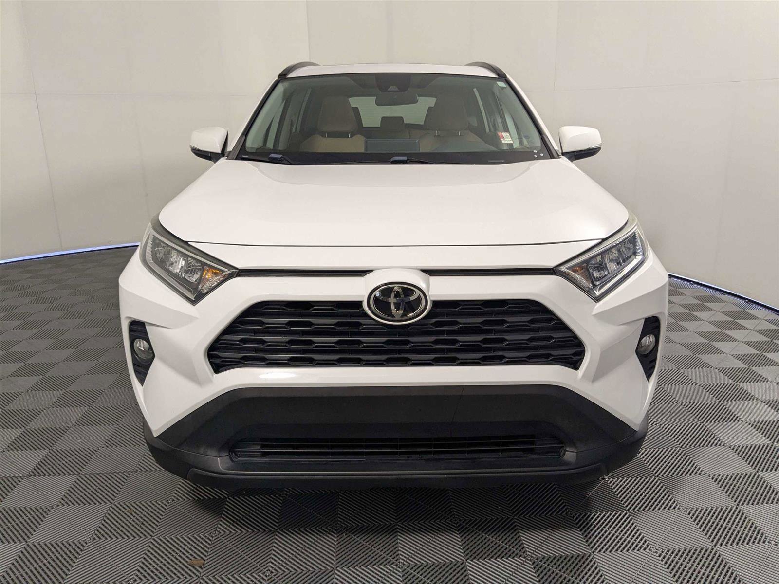 Used 2021 Toyota RAV4 XLE w/ Convenience Package image 3