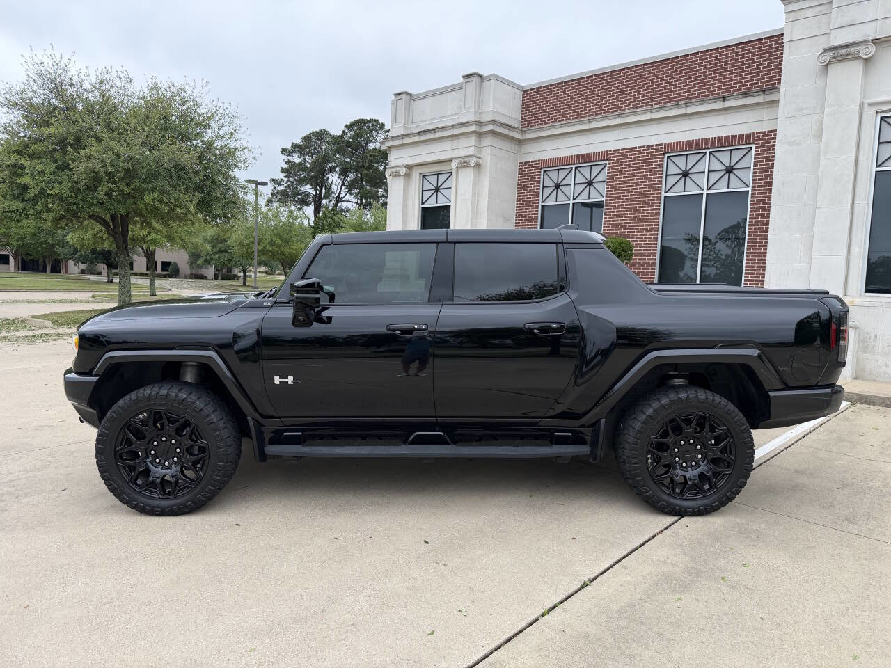 Used 2025 GMC Hummer EV 2X AWD/4WD image 17