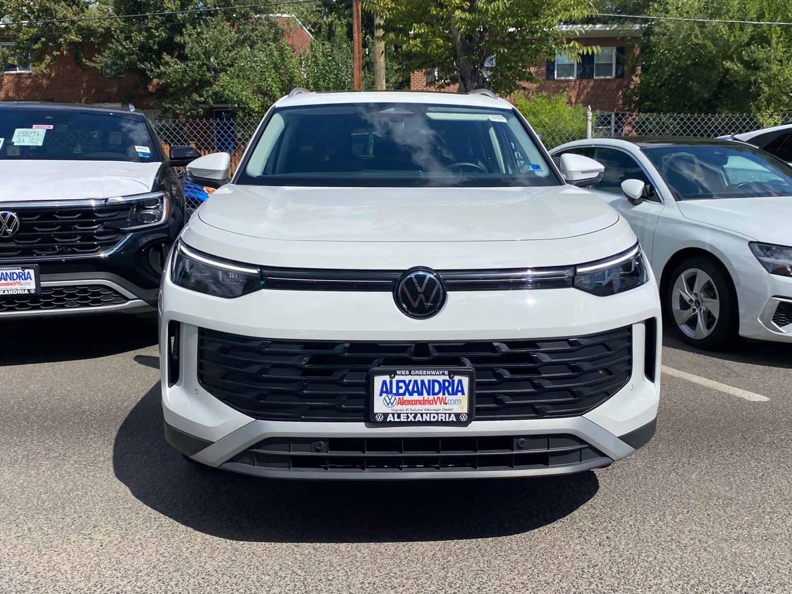 Certified 2026 Volkswagen Tiguan SE AWD/4WD image 4