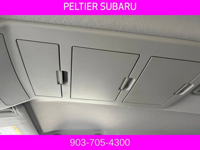 Used 2005 Nissan Titan SE w/ (W01) Utility Bed Pkg RWD image 11