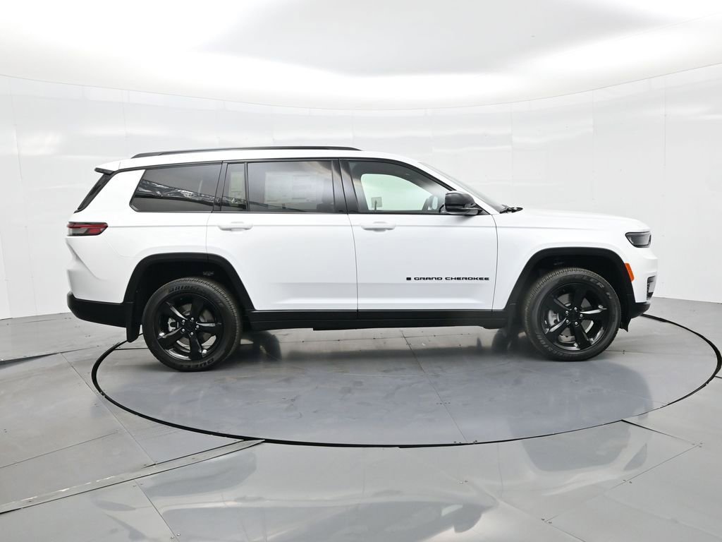 New 2025 Jeep Grand Cherokee L Altitude image 5