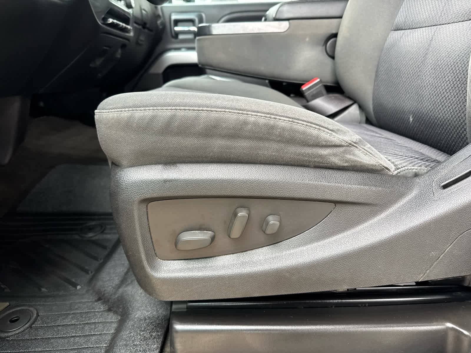 Used 2015 Chevrolet Silverado 3500 LT w/ LT Convenience Package AWD/4WD image 14