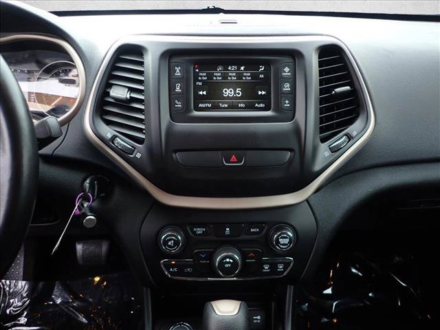 Used 2015 Jeep Cherokee Latitude AWD/4WD image 15