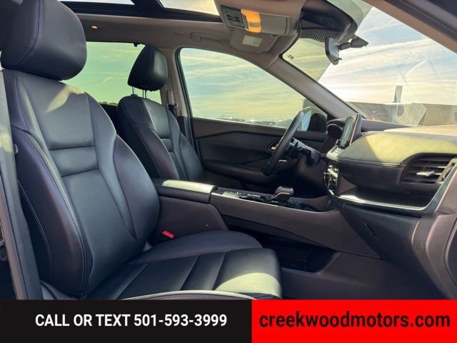 Used 2023 Nissan Rogue SV w/ SV Premium B Package image 12