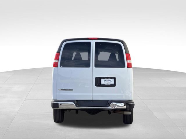 Used 2024 Chevrolet Express 3500 LT w/ LT Preferred Equipment Group RWD image 8