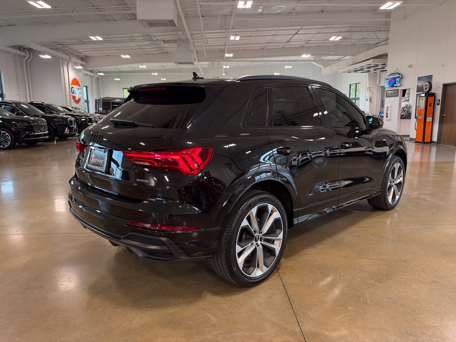 Used 2021 Audi Q3 2.0T Premium Plus w/ Premium Plus Package AWD/4WD image 8