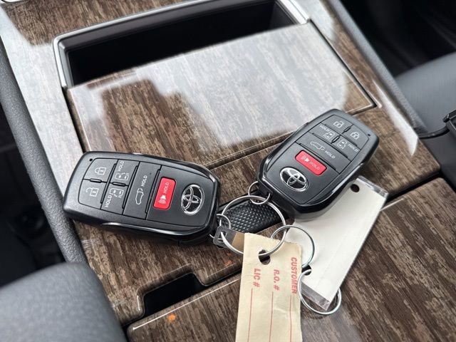 New 2026 Toyota Sienna Platinum AWD/4WD image 29