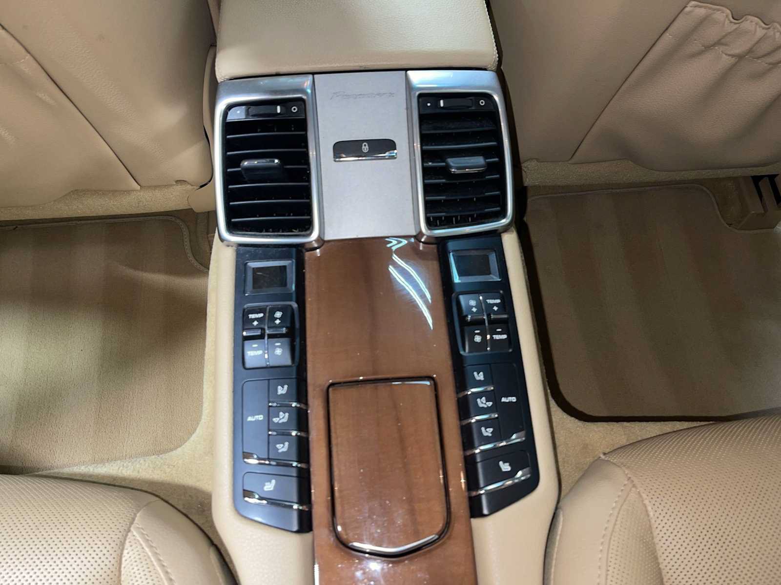 Used 2015 Porsche Panamera 4 w/ Premium Package Plus AWD/4WD image 25