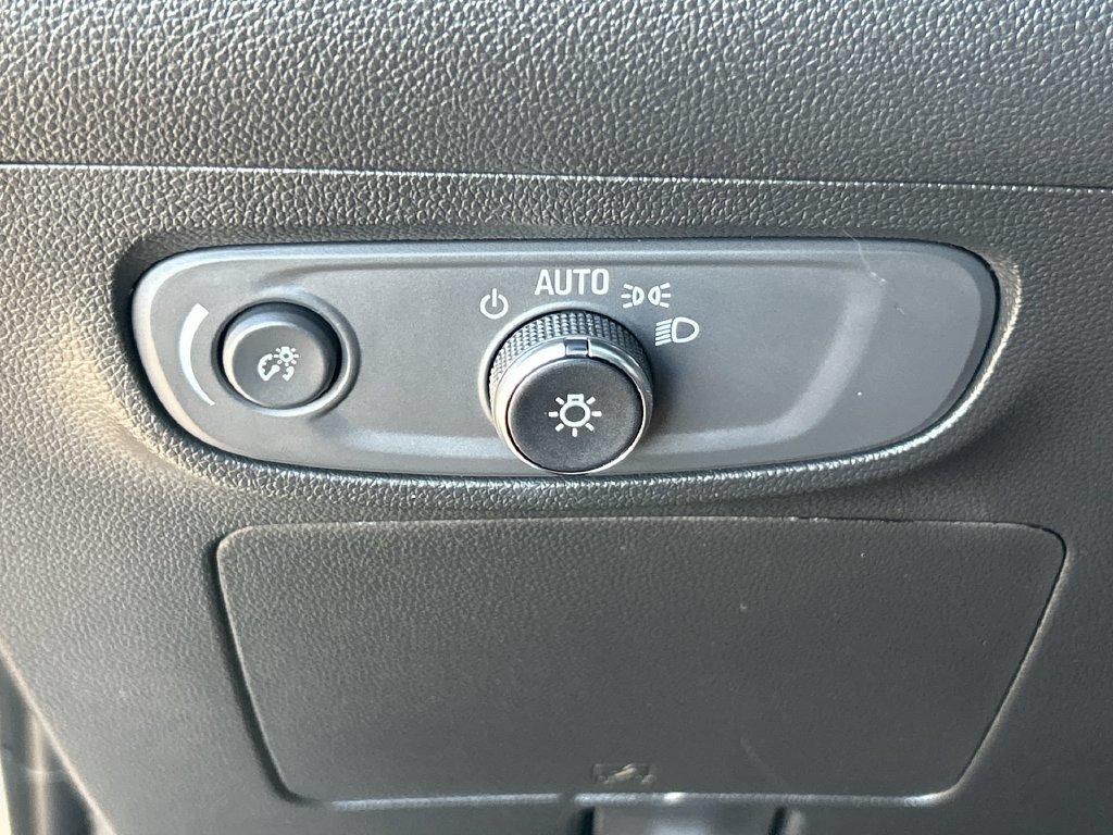 Used 2024 Buick Encore GX Preferred w/ Comfort Package FWD image 18