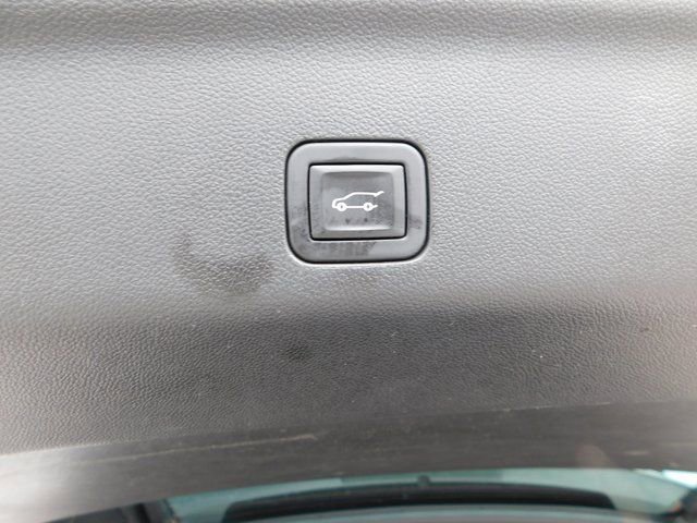 Used 2023 GMC Yukon SLT w/ SLT Luxury Package image 27