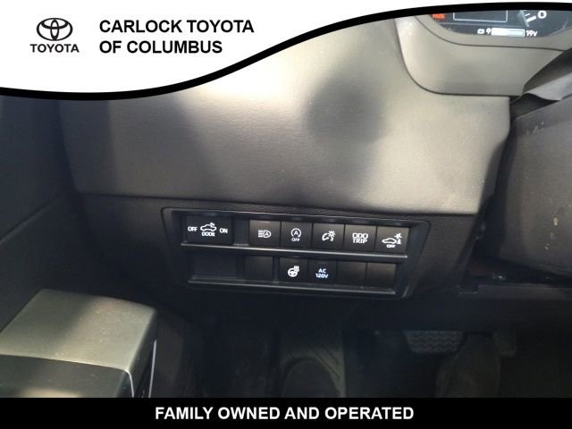 Used 2025 Toyota Tundra Platinum AWD/4WD image 25