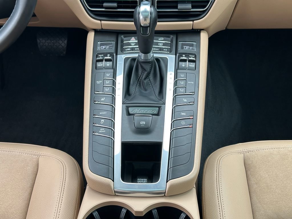 Used 2019 Porsche Macan AWD/4WD image 23