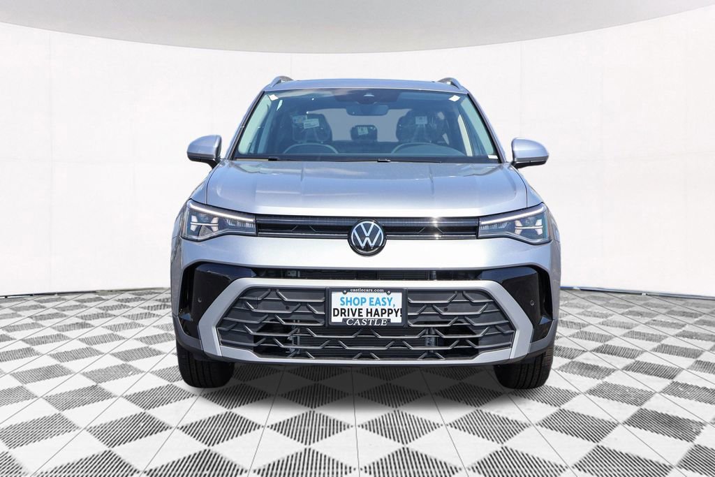 New 2025 Volkswagen Taos SE image 8