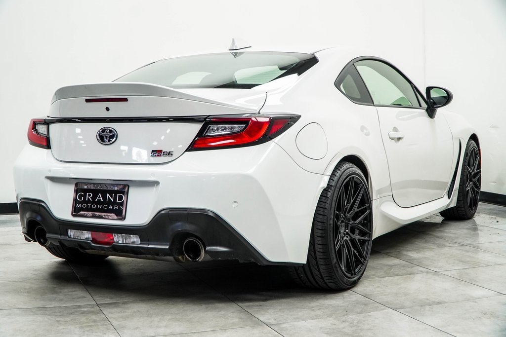 Used 2022 Toyota GR86 Premium image 12