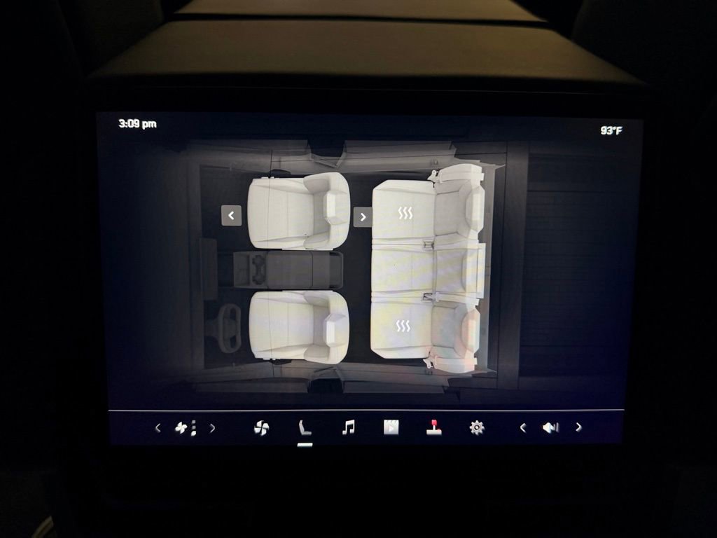 Used 2025 Tesla Cybertruck AWD Crew Cab image 24