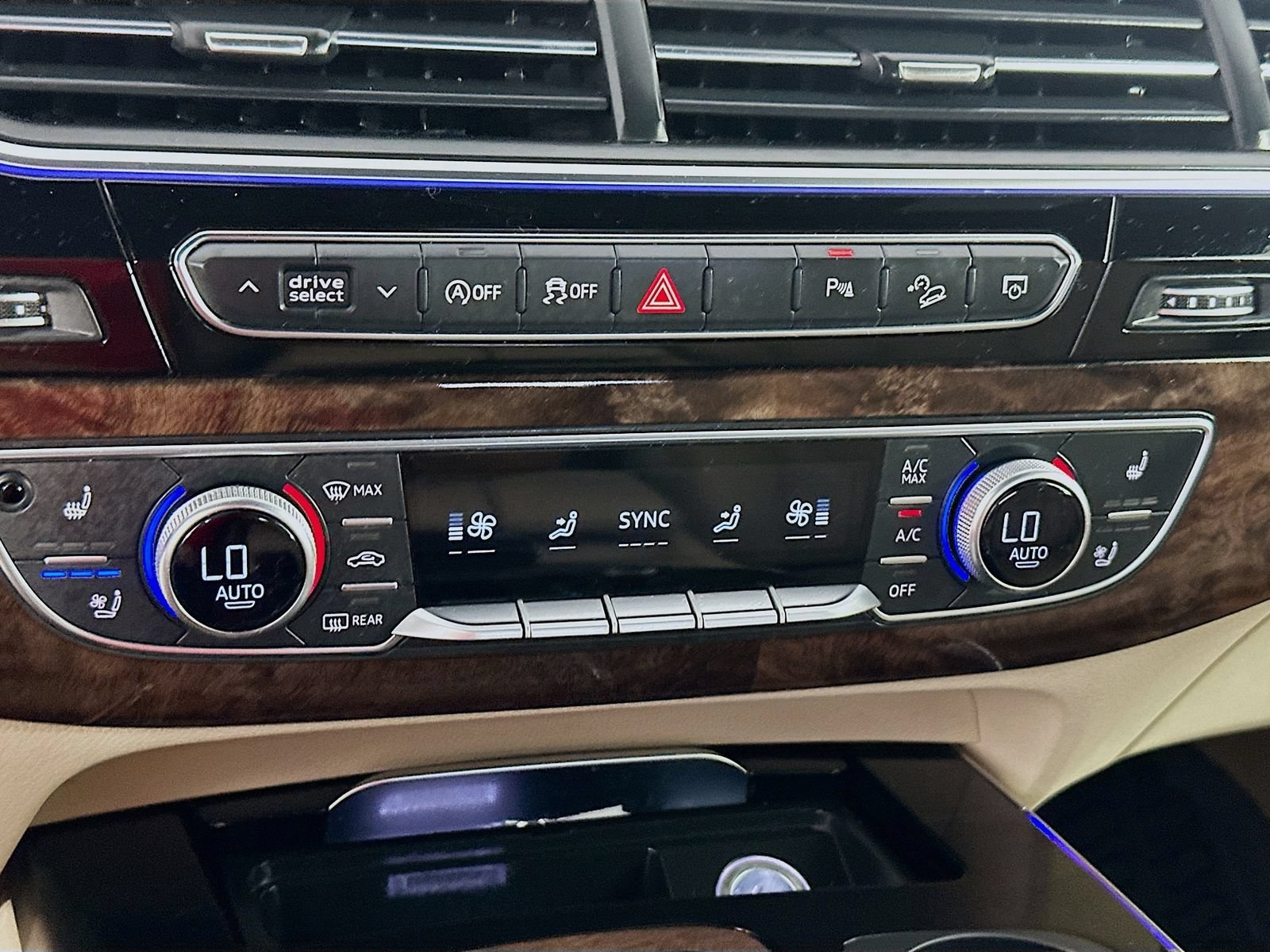Used 2018 Audi Q7 3.0T Prestige w/ Prestige Package AWD/4WD image 16