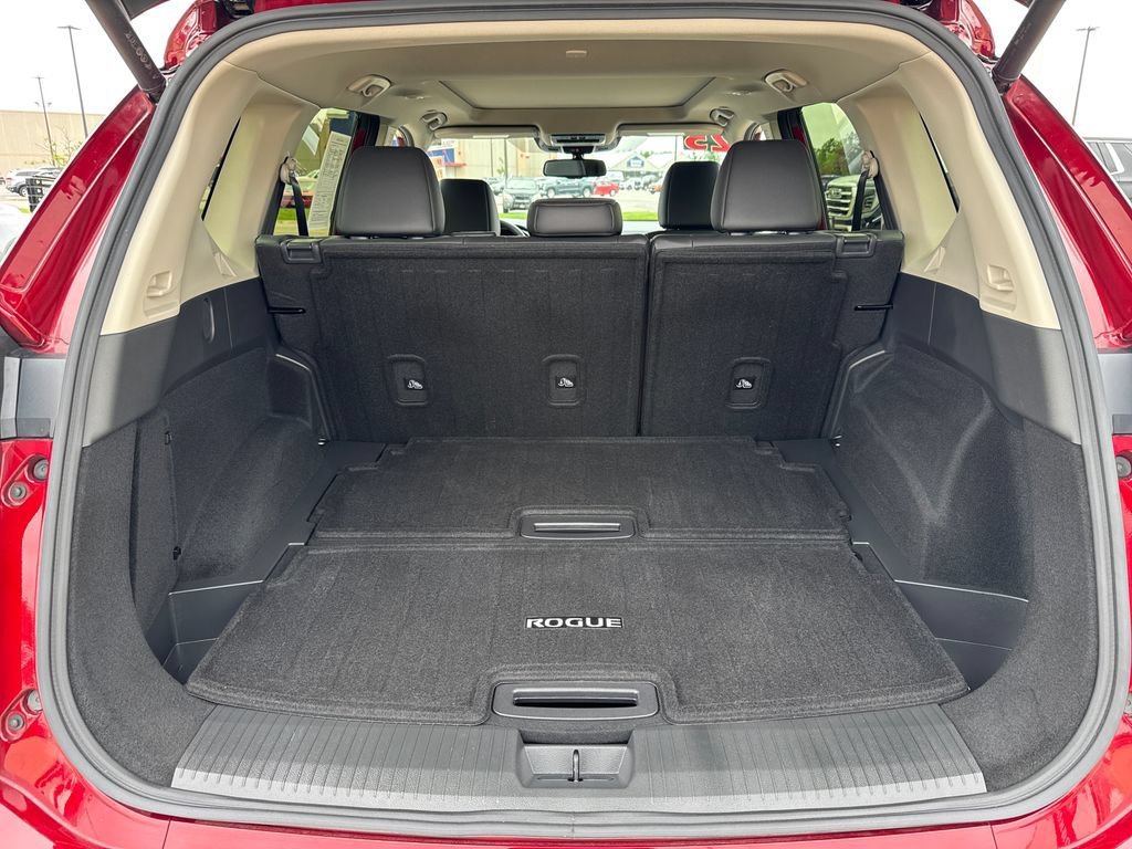 Used 2025 Nissan Rogue SL w/ Tech Package AWD/4WD image 40