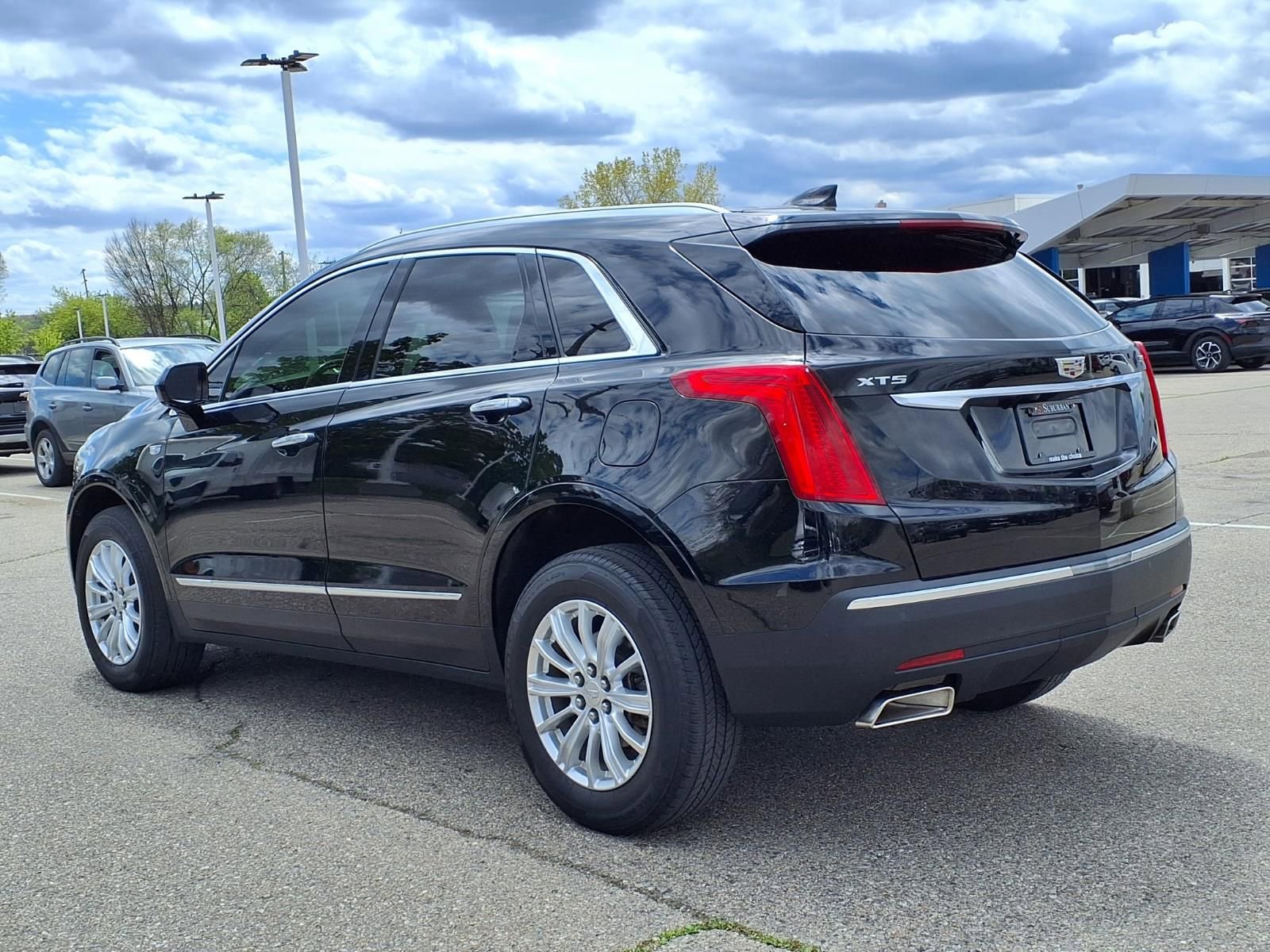 Used 2019 Cadillac XT5 FWD image 7
