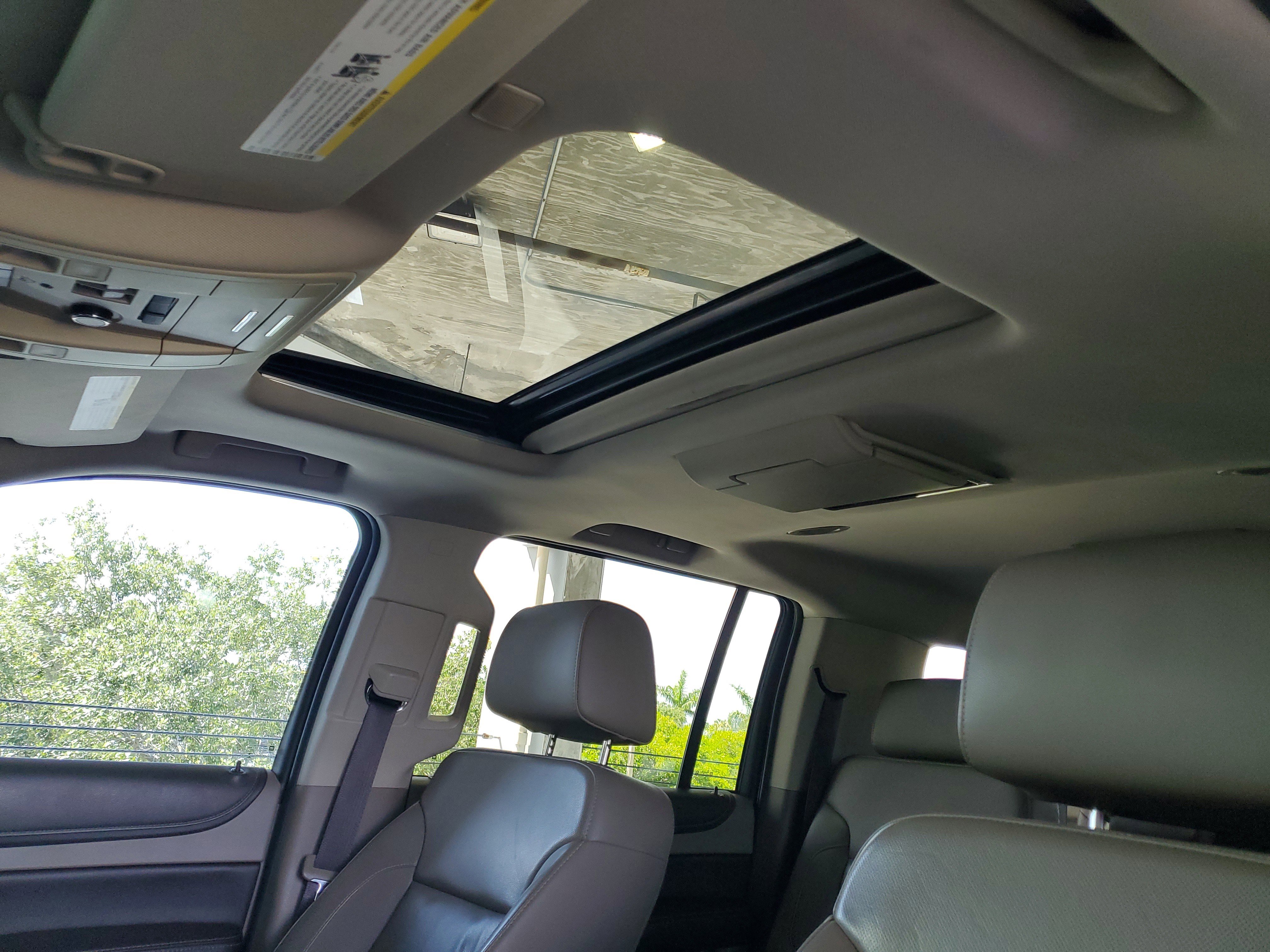Used 2018 Chevrolet Suburban Premier RWD image 23