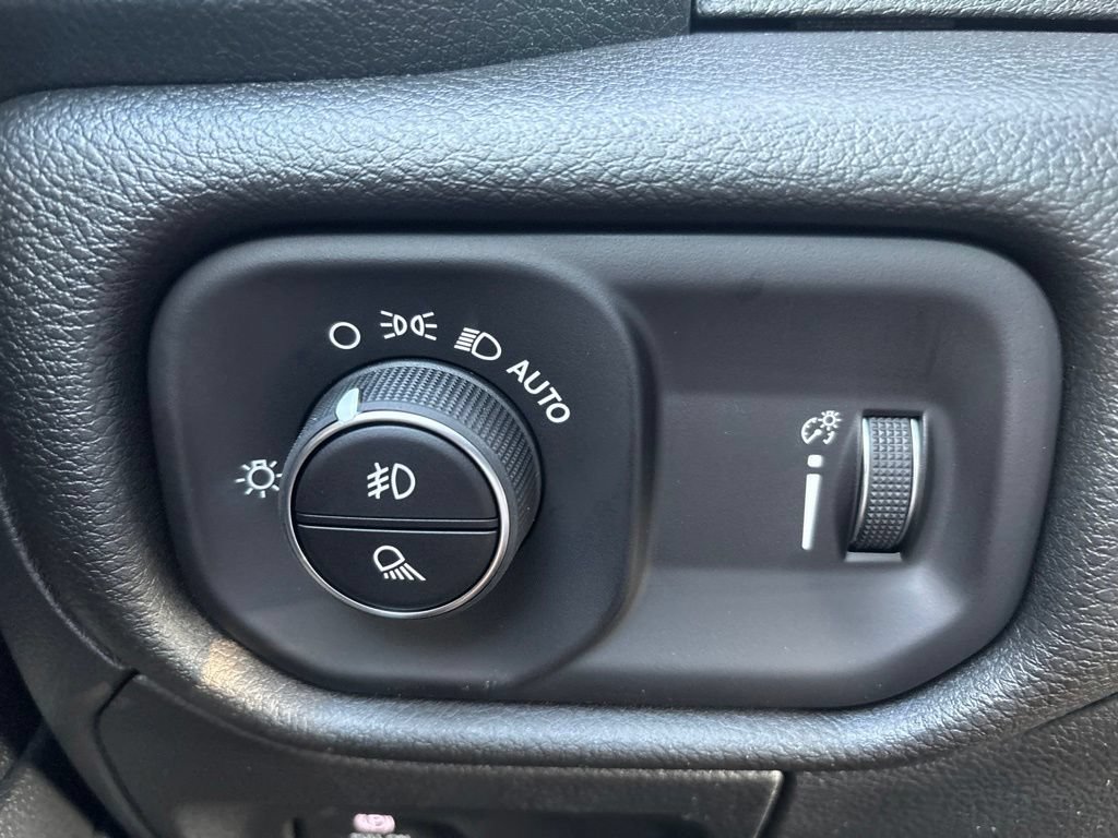 New 2027 RAM 1500 Express AWD/4WD image 15