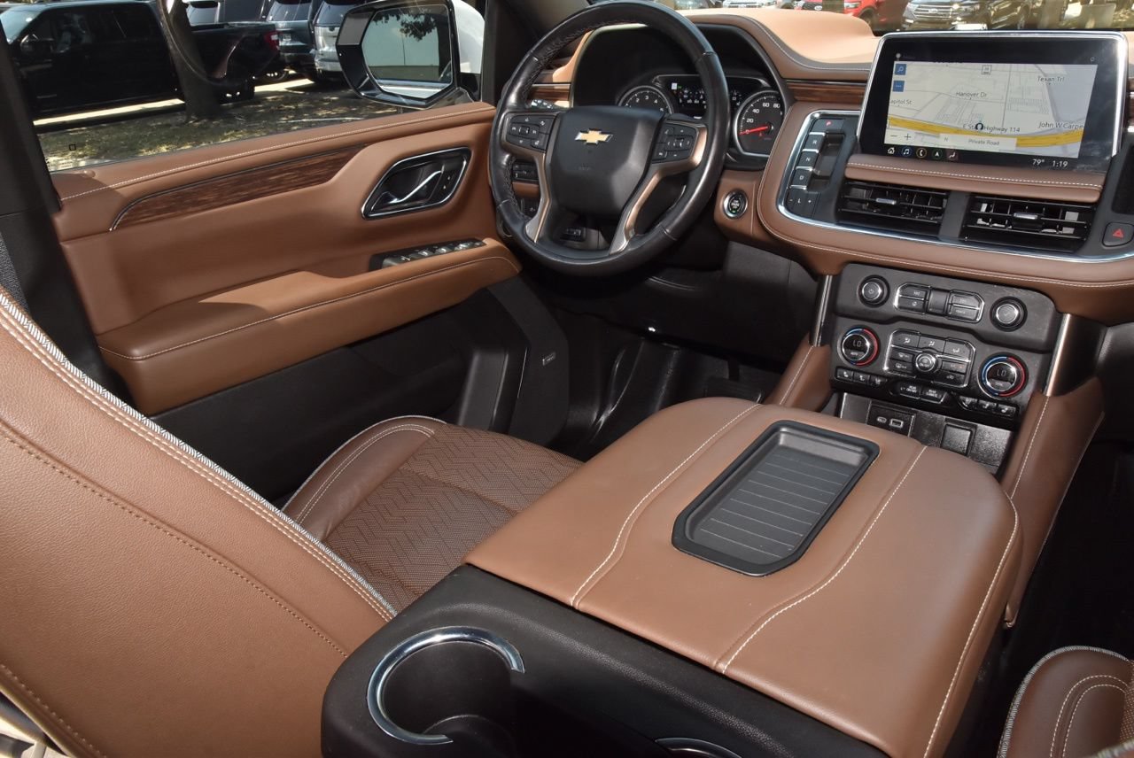 Used 2021 Chevrolet Tahoe High Country w/ Premium Package RWD image 16