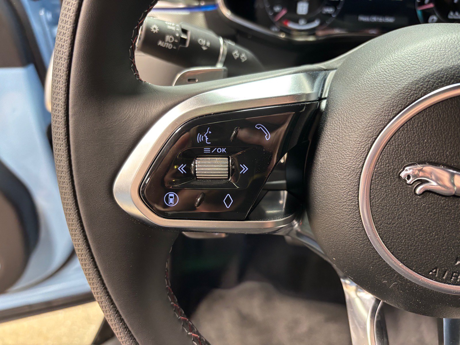 New 2026 Jaguar F-PACE SVR 575 Edition AWD/4WD image 21