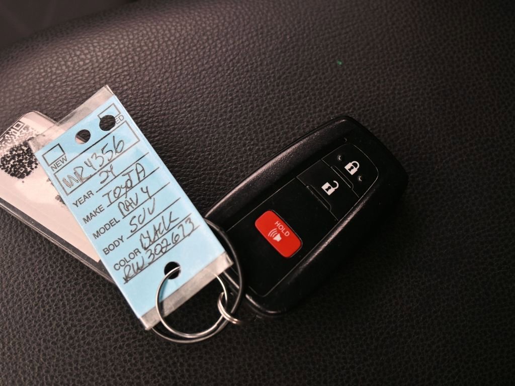 Used 2024 Toyota RAV4 XLE image 19