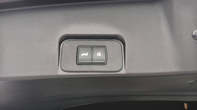 Used 2023 Nissan Rogue SL w/ SL Premium Package AWD/4WD image 30