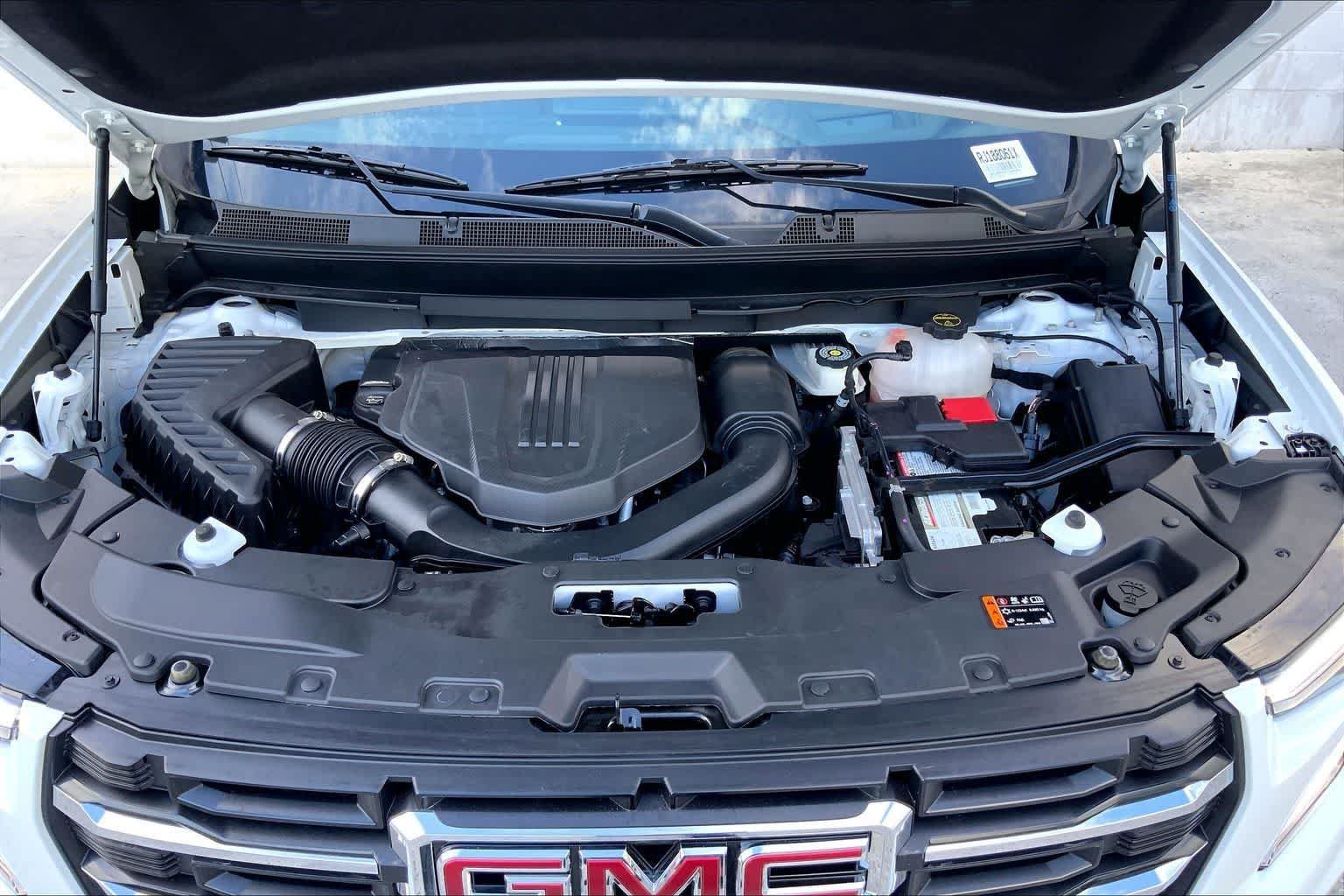 Used 2024 GMC Acadia Elevation w/ Luxury Package FWD image 9