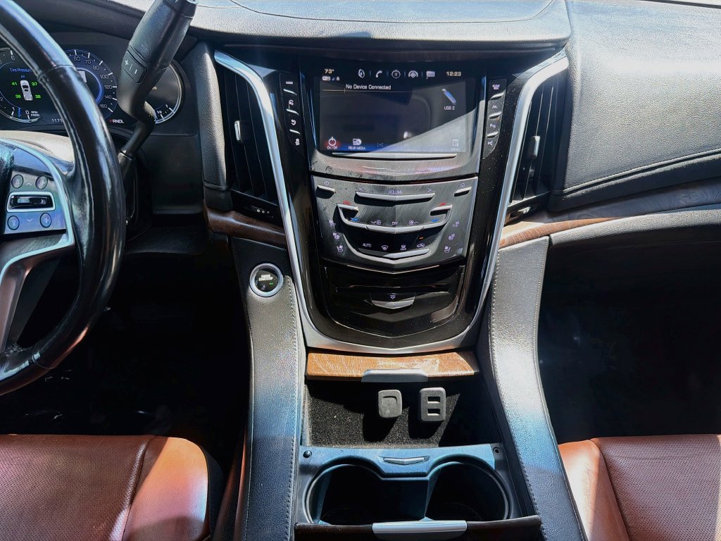 Used 2018 Cadillac Escalade ESV Luxury RWD image 20