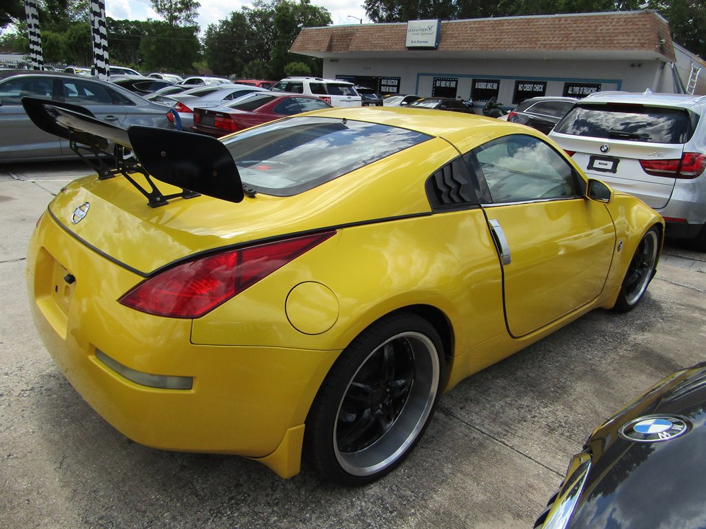 Used 2005 Nissan 350Z Enthusiast RWD image 4