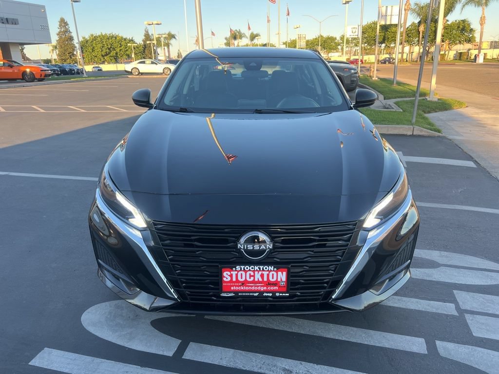 Used 2025 Nissan Altima 2.5 SV FWD image 5