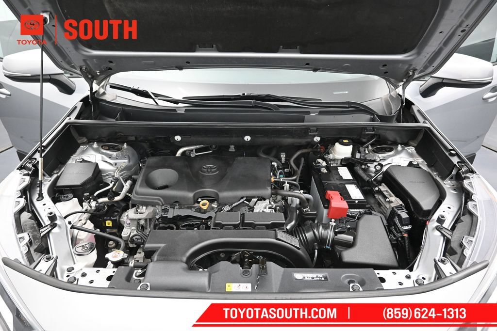 Used 2021 Toyota RAV4 XLE AWD/4WD image 27