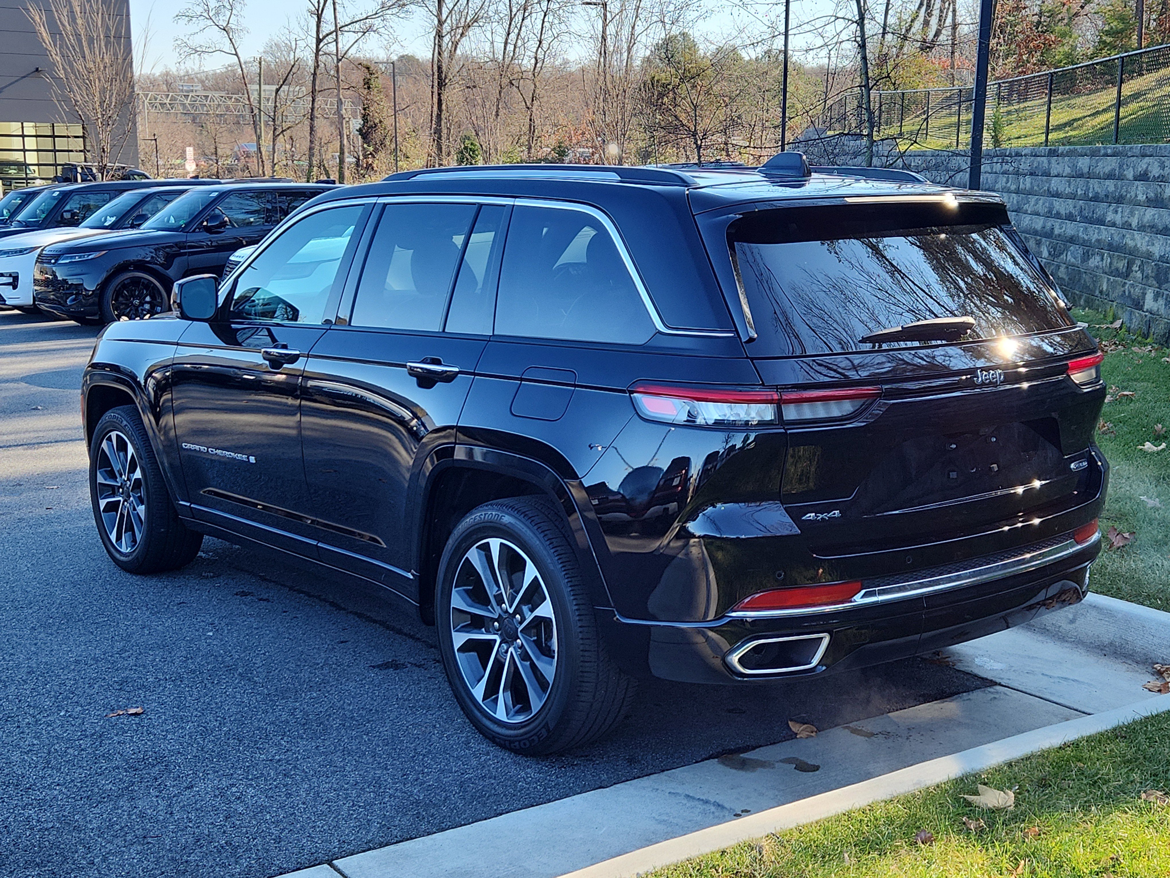 Used 2023 Jeep Grand Cherokee Overland image 12