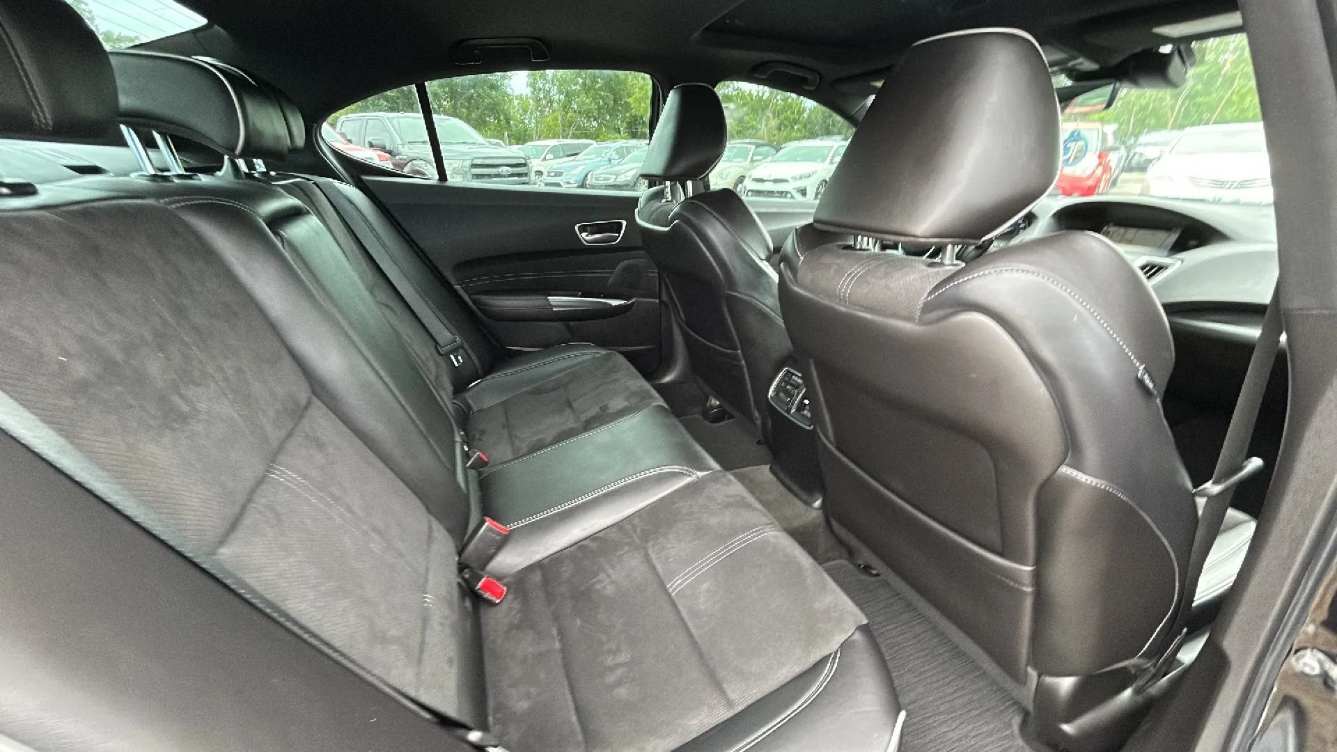 Used 2018 Acura TLX V6 w/ Technology & A-SPEC Pkg FWD image 31
