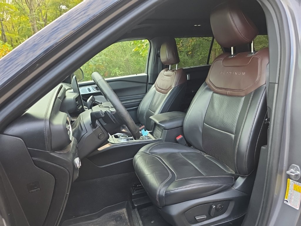 Used 2021 Ford Explorer Platinum w/ Equipment Group 601A AWD/4WD image 11