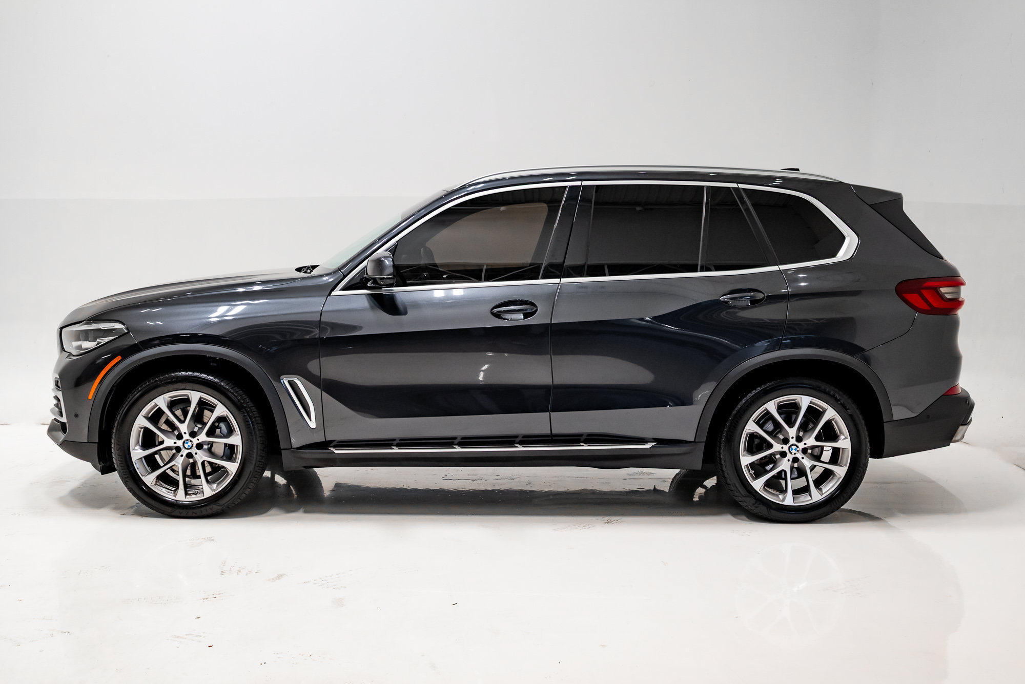 Used 2022 BMW X5 xDrive40i w/ Premium Package AWD/4WD image 28
