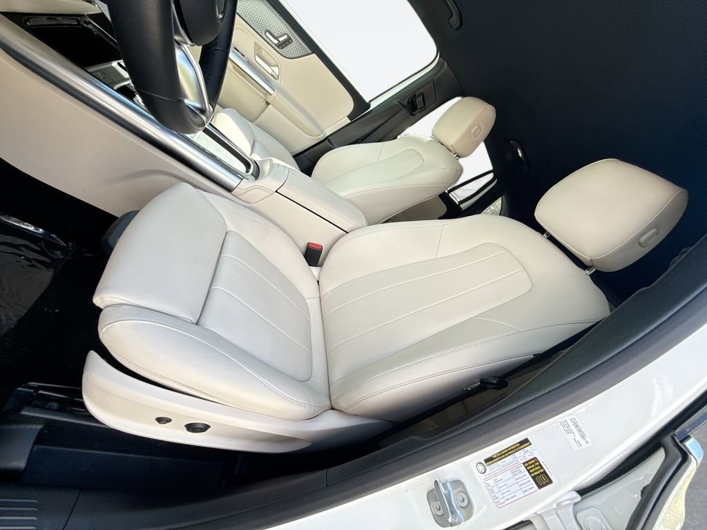 Used 2025 Mercedes-Benz GLA 250 4MATIC image 13