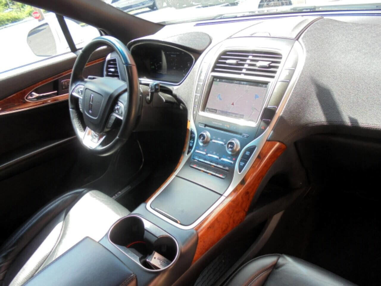 Used 2019 Lincoln Nautilus Select image 13