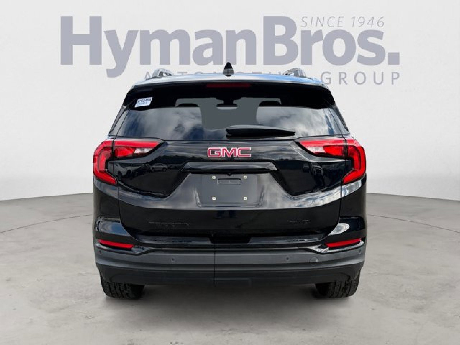 Used 2021 GMC Terrain SLE w/ Driver Convenience Package image 4