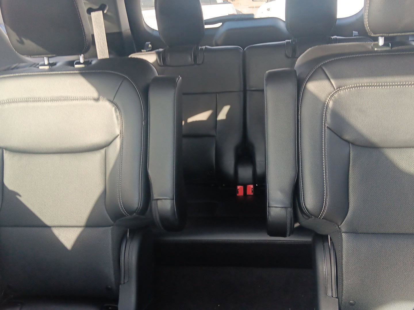 Used 2023 Ford Explorer Limited w/ Limited Technology Package image 13